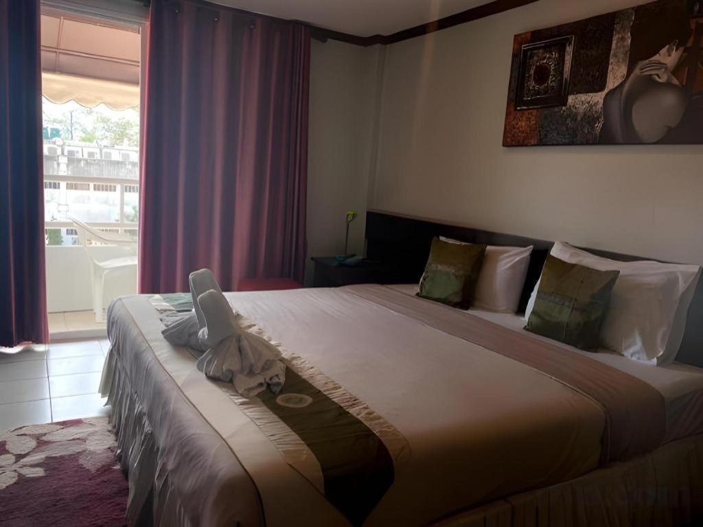 The Nice Patong Hotel Exterior photo