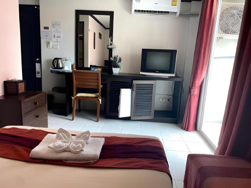 The Nice Patong Hotel Exterior photo