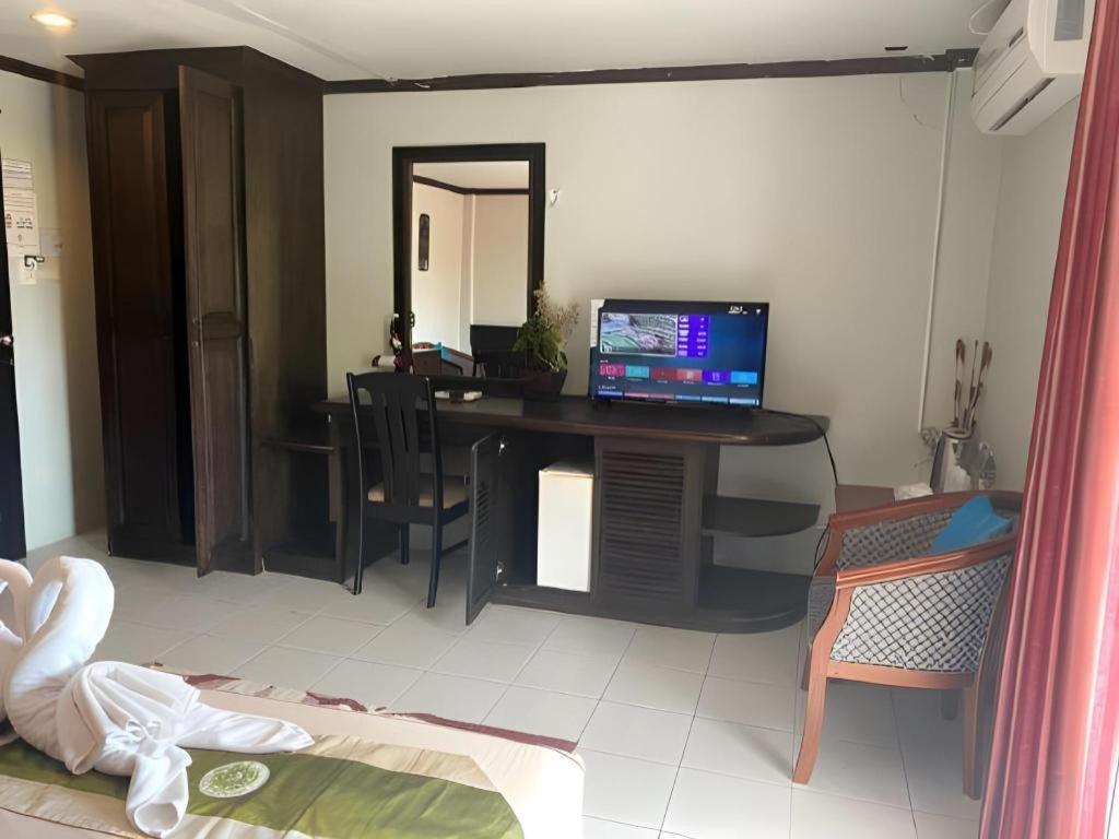 The Nice Patong Hotel Exterior photo