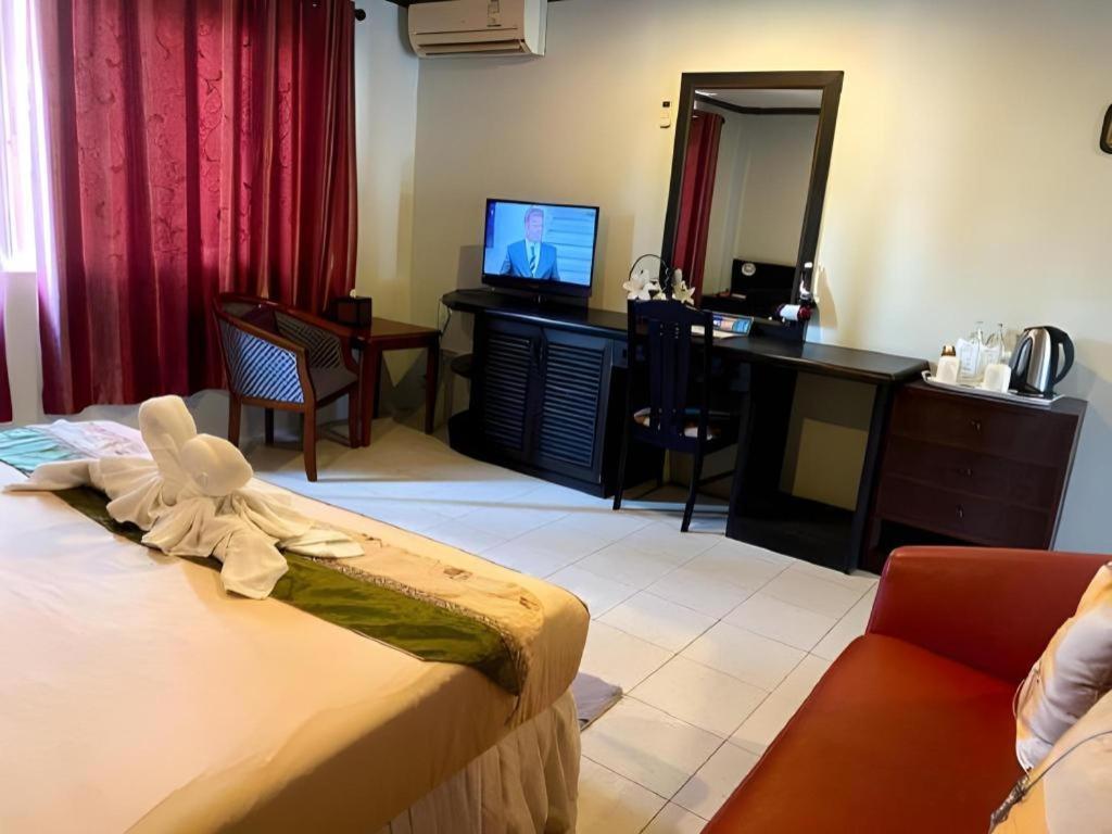 The Nice Patong Hotel Exterior photo
