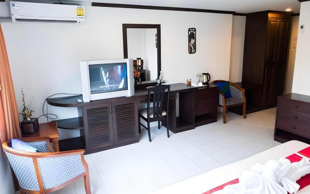 The Nice Patong Hotel Exterior photo