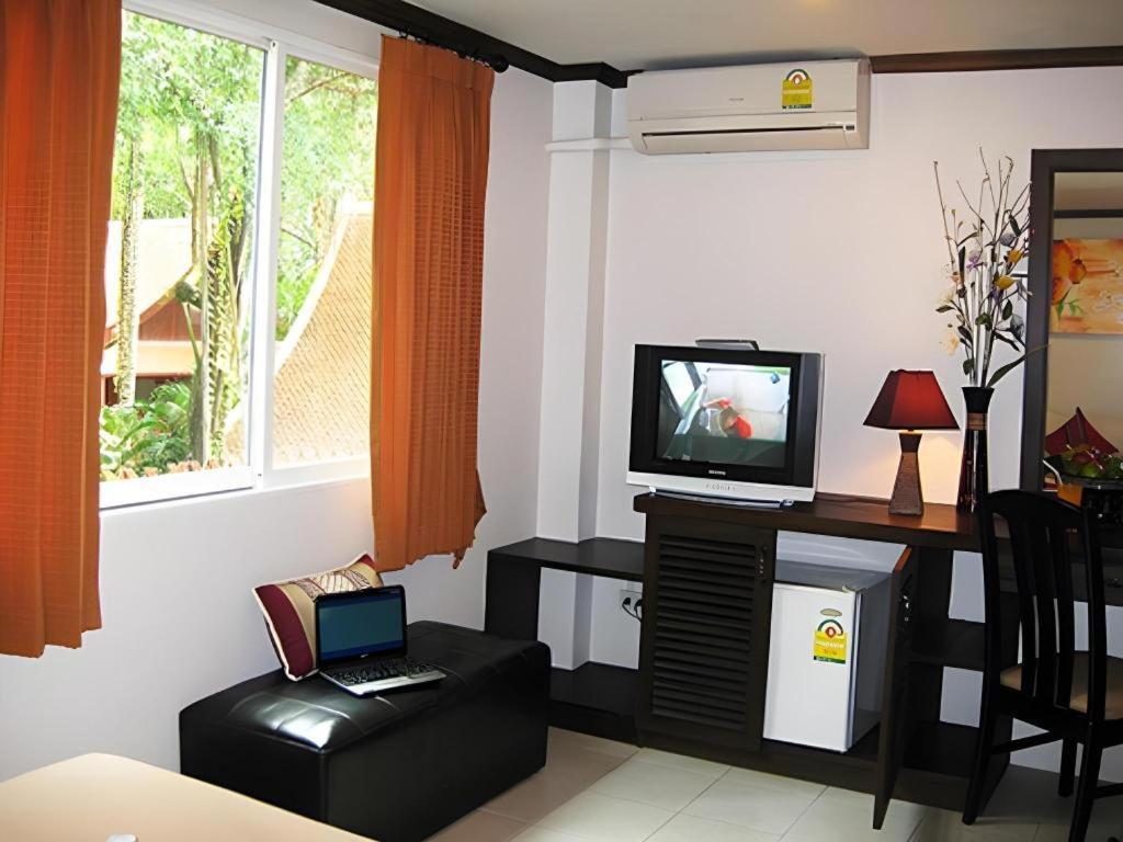 The Nice Patong Hotel Exterior photo