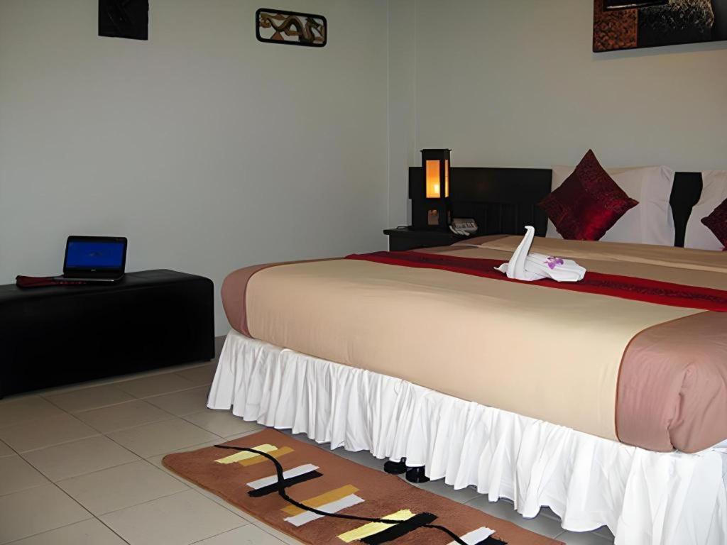 The Nice Patong Hotel Exterior photo